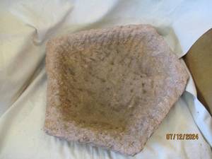 lot 517 image: Hand carved molcajete
