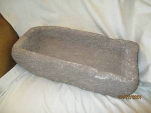lot 522 image: Hand carved stone bowl or planter
