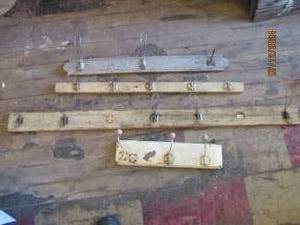 lot 526 image: Collection of vintage hanging hooks