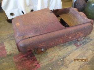 lot 196 image: Antique metal pedal car, missing th...