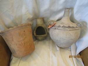 lot 532 image: Planter and vases...