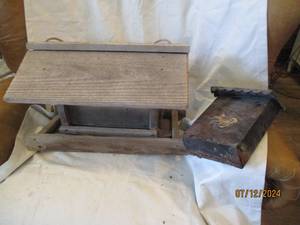 lot 546 image: Wood bird feeder and vintage mailbox
