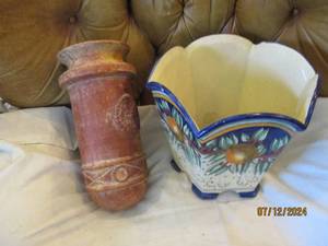 lot 563 image: Ceramic holder and a vase to fit in a stand