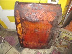 lot 576 image: Metal wall hanging Tome Coca Cola Bien Fria