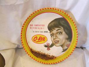 lot 303 image: Vintage tin Que fantastico refresco .....serving tray