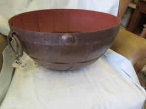 lot 305 image: Hand crafted Heavy Metal dual handle basket