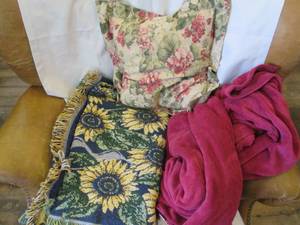 lot 306 image: Textured blankets and floral accent pillow