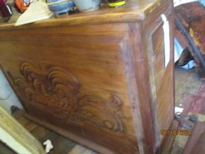 lot 16 image: Bar with opening for a refrigerator...
