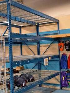 lot 13 image: Pallet Racking - 10x10x42 - 10 Uprights (x2), 10 Cross Beams (x8), 42-12x58  Grates (x8)