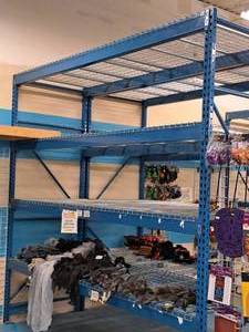 lot 14 image: Pallet Racking - 10x10x42 - 10 Uprights (x2), 10 Cross Beams (x8), 42-12x58  Grates (x8)
