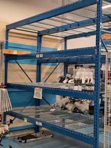 lot 16 image: Pallet Racking - 10x10x42 - 10 Uprights (x2), 10 Cross Beams (x8), 42-12x58  Grates (x8)