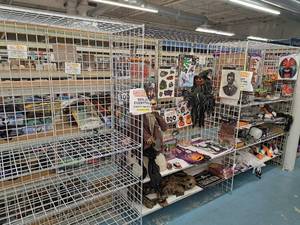 lot 79 image: Grid Panel Shelving Section 3-section 25x184x84