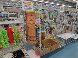 lot 85 image: Grid Panel Shelving Section 3-section without Back Grids 25x171x84