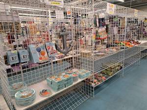 lot 99 image: Grid Panel Shelving Section 3-section without Back Grids 25x184x84