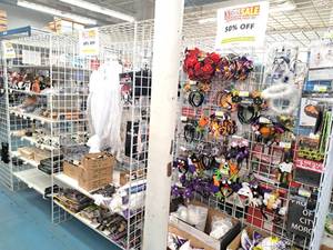 lot 101 image: Grid Panel Shelving Section 3-section with Back Grids 25x148x84