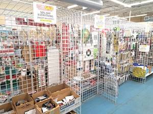 lot 102 image: Grid Panel Shelving Section 3-section with Back Grids 25x173x84