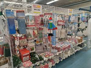 lot 108 image: Grid Panel Shelving Section 3-section without Back Grids 25x148x84