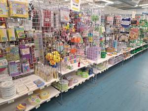 lot 113 image: Grid Panel Shelving Section 4-section without Back Grids 25x220x84