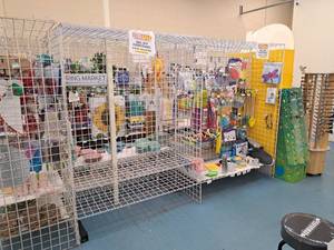 lot 119 image: Grid Panel Shelving Section 2-section with Back Grids 25x122x84