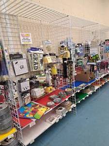 lot 125 image: Grid Panel Shelving Section 2-section 25x121x96