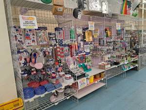 lot 127 image: Grid Panel Shelving Section 3-section 25x148x96