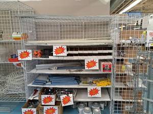 lot 131 image: Grid Panel Shelving Section 1-section with Back Grid 25x73x84