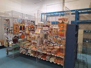 lot 136 image: Grid Panel Shelving Section 4-section