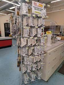 lot 151 image: Wire Grid Rack 3-panel with Hooks (no other contents)