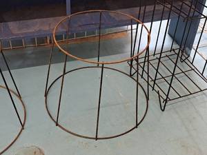 lot 158 image: 21 Metal Round Display Base