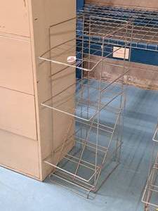 lot 164 image: Metal Wire Display Rack 17x13x39