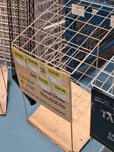 lot 169 image: Metal Wire Display Rack 16x18-12x33