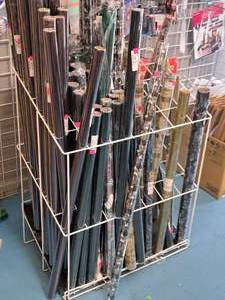 lot 176 image: Metal Wire Display Rack 17x26x33