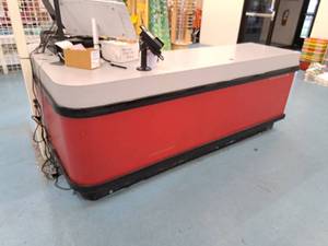 lot 197 image: L-Shaped CashierCheck-Out Station