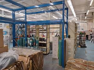 lot 6A image: Pallet Racking - 10x10x42 - 10 Uprights (x2), 10 Cross Beams (x4), 43x58  Grates (x4)
