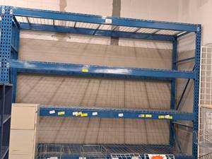 lot 6C image: Pallet Racking - 10x10x42 - 10 Uprights (x2), 10 Cross Beams (x4), 43x58  Grates (x4)