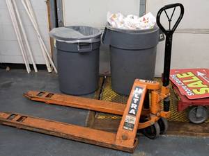 lot 238 image: Ultra 5500-lbs Pallet Jack UL5500