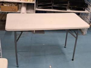 lot 247 image: 48 Folding Table