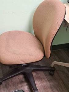 lot 255 image: Rolling Office Chair
