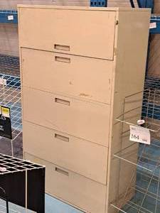 lot 268 image: Metal Lateral File Cabinet 5-drawer