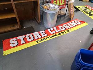 lot 292 image: Store Closing logo Banner 120x20