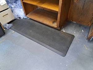 lot 291 image: Rubber Fatigue Mat