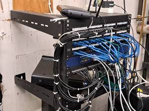 lot 191 image: Wall-Mount Server