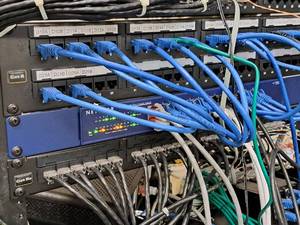 lot 194 image: Netgear Switch JGS524