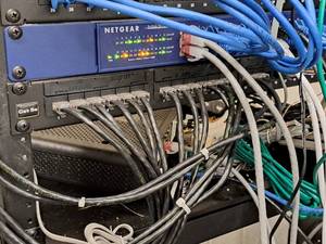 lot 195 image: Leviton Cat 5e Switch