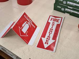lot 275 image: Lot of (2) Fire Extinguisher Signs