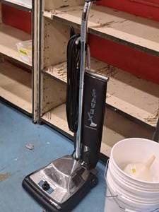 lot 306 image: Lavex Janitorial Super Magnet Vacuum