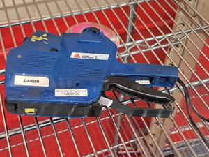 lot 318 image: SATO AveryDennison 216 Price Tag Gun
