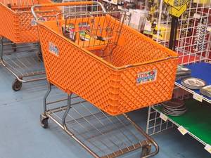 lot 606 image: Litin Everything Party n Paper logo Shopping Cart