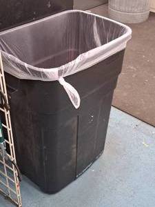 lot 351 image: Plastic Trash Can