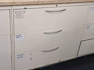 lot 208 image: Metal Lateral File Cabinet 3-drawer